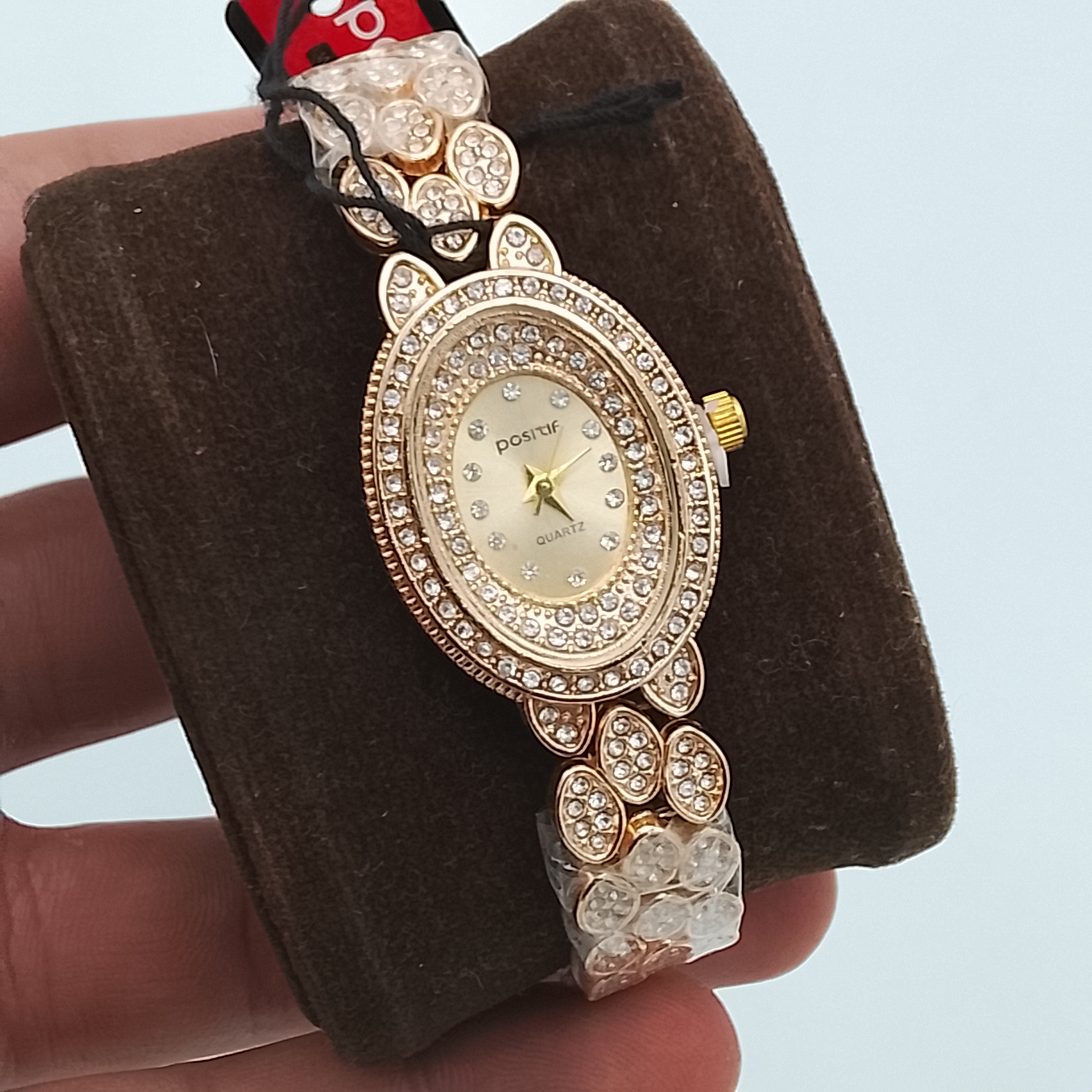 ساعت مچی بیضی زنانه فول نگین